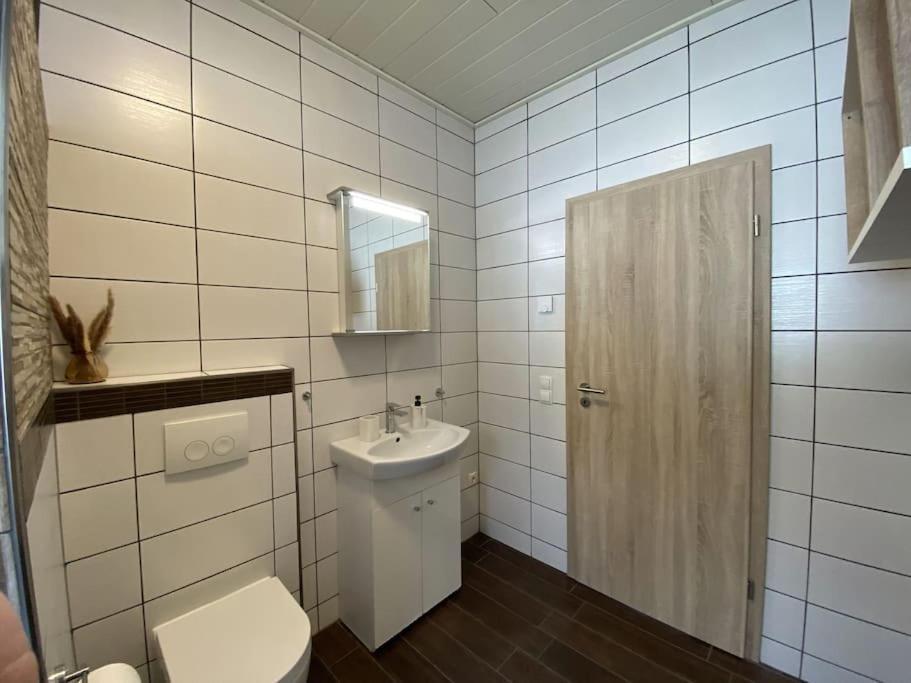 Neu Apartment In Schloss Naehe,Parkplatz, Netflix Sögel Εξωτερικό φωτογραφία