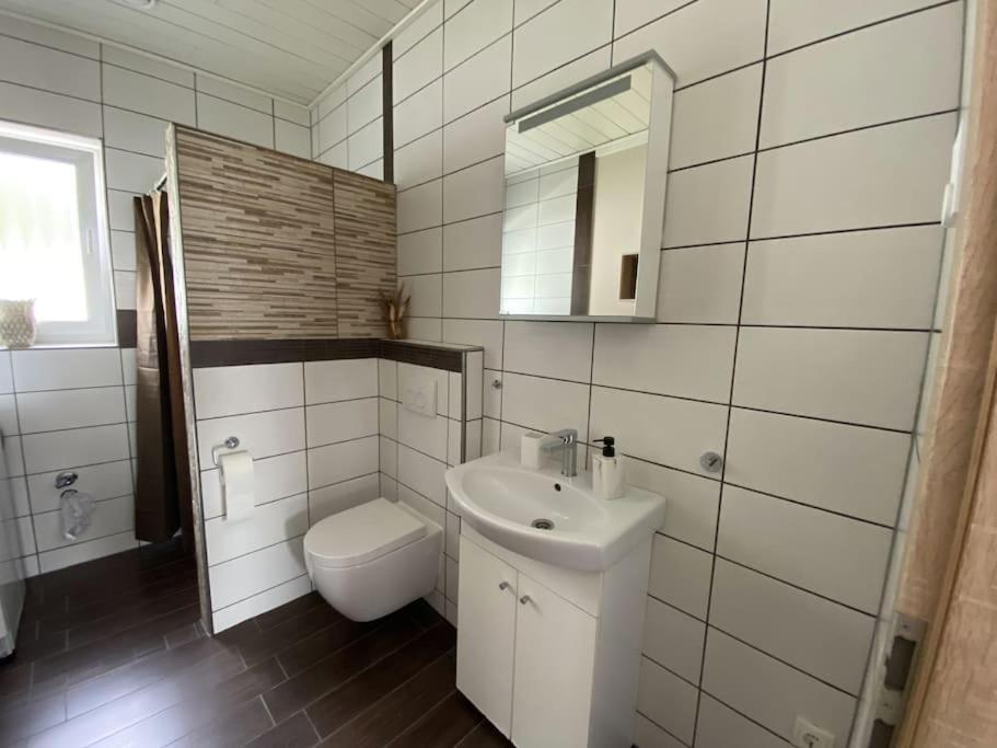 Neu Apartment In Schloss Naehe,Parkplatz, Netflix Sögel Εξωτερικό φωτογραφία
